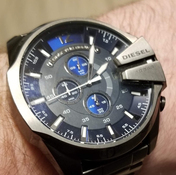 Men's Gunmetal Ion-Plated Stainless Steel Watch - Picture 4 of 4